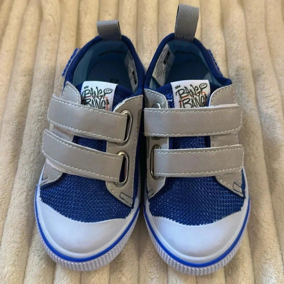 Big Bang - NWOT - velcro closing sneakers/runners. Size 6 - Picture 2 of 8